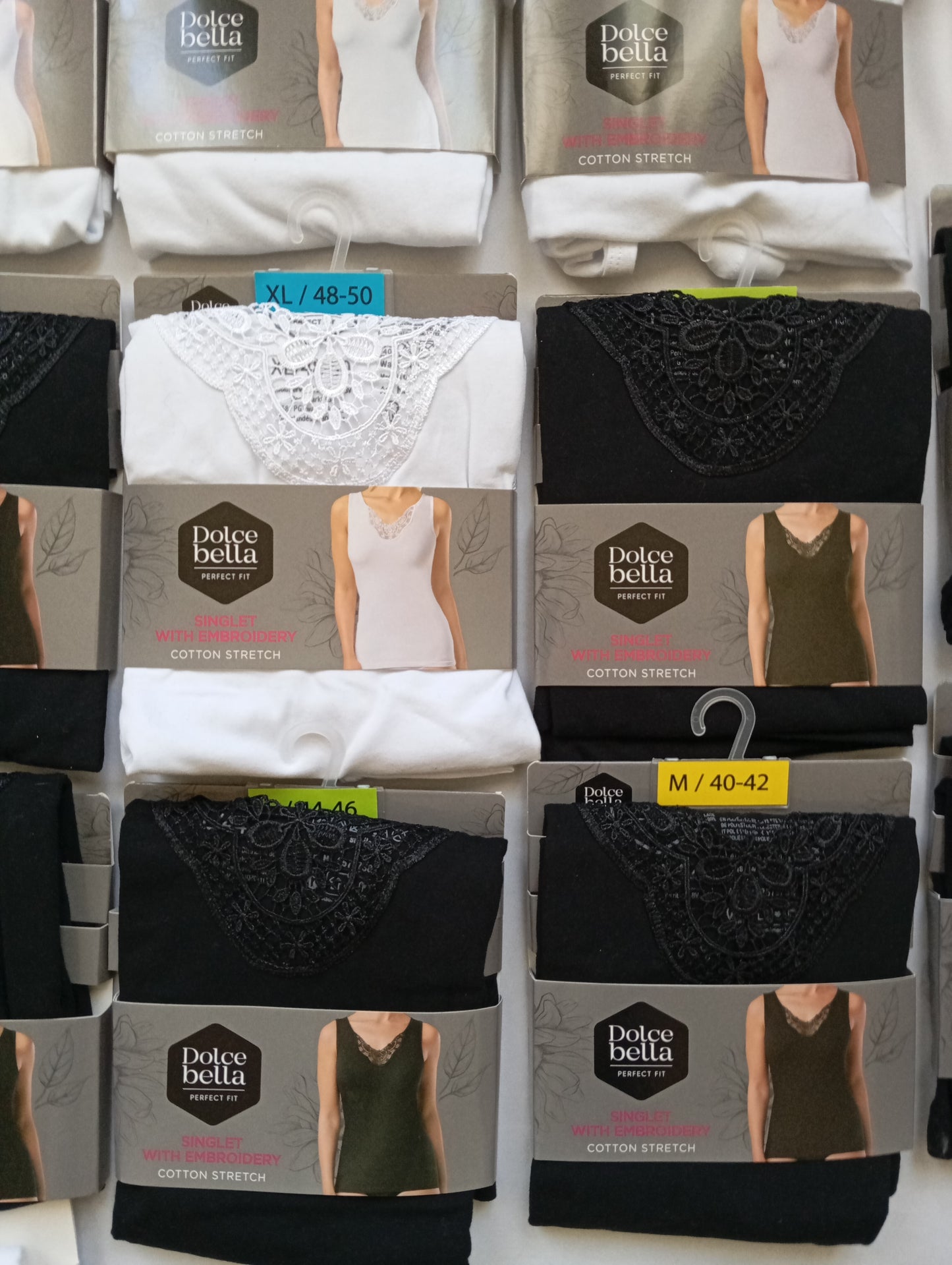 Lot de 51 Hauts femme Noir / Blanc