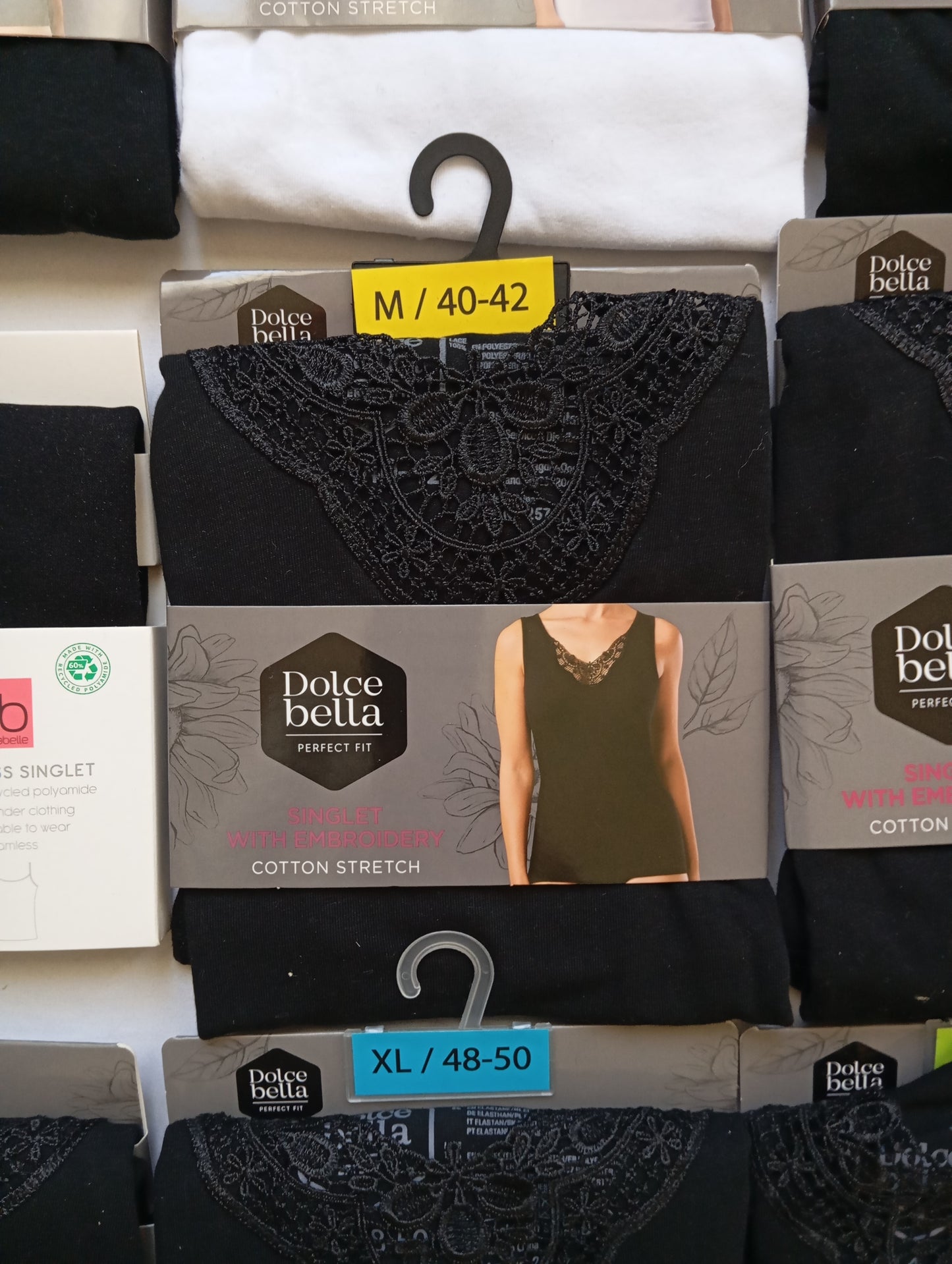 Lot de 51 Hauts femme Noir / Blanc
