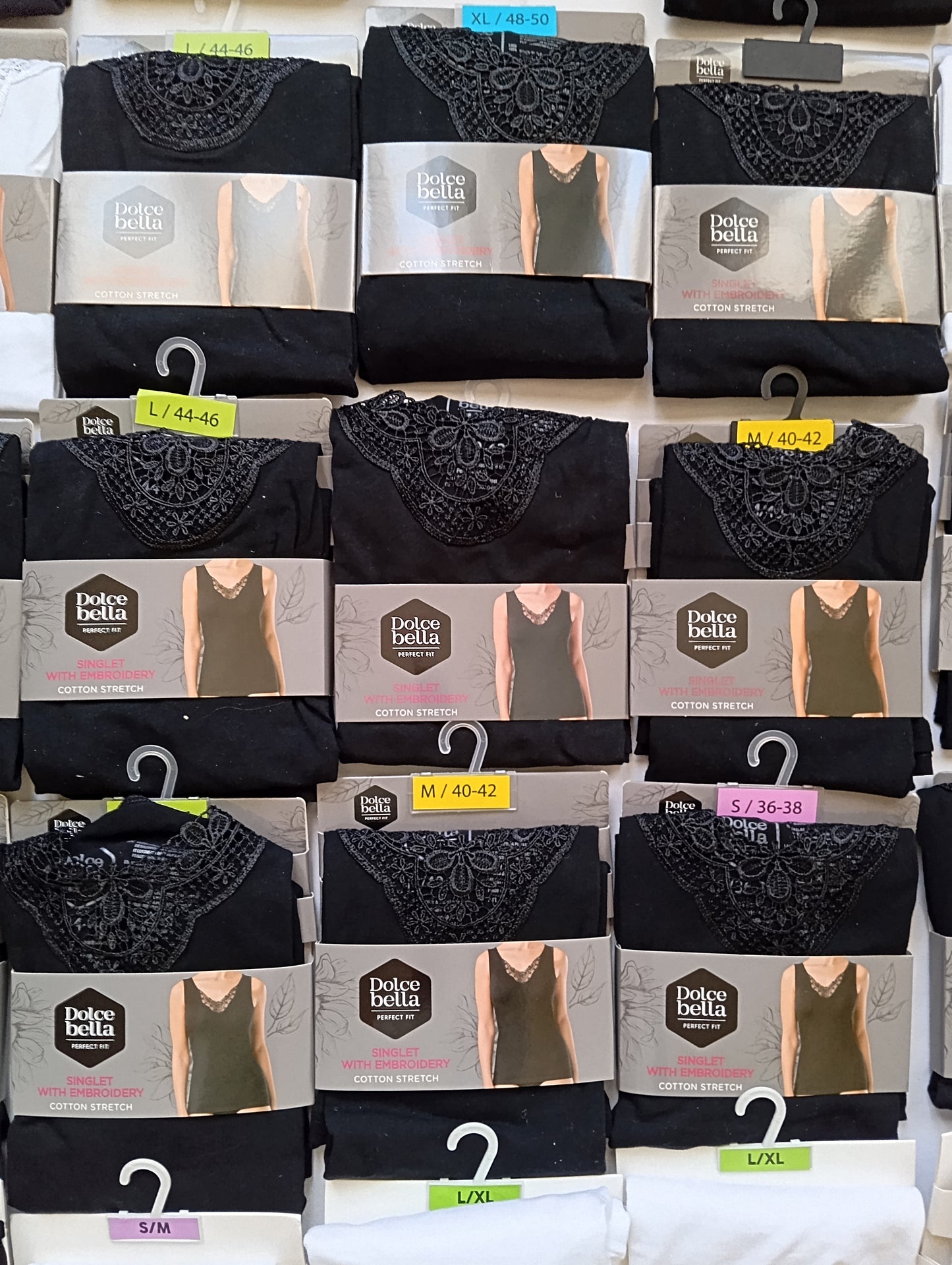 Lot de 51 Hauts femme Noir / Blanc