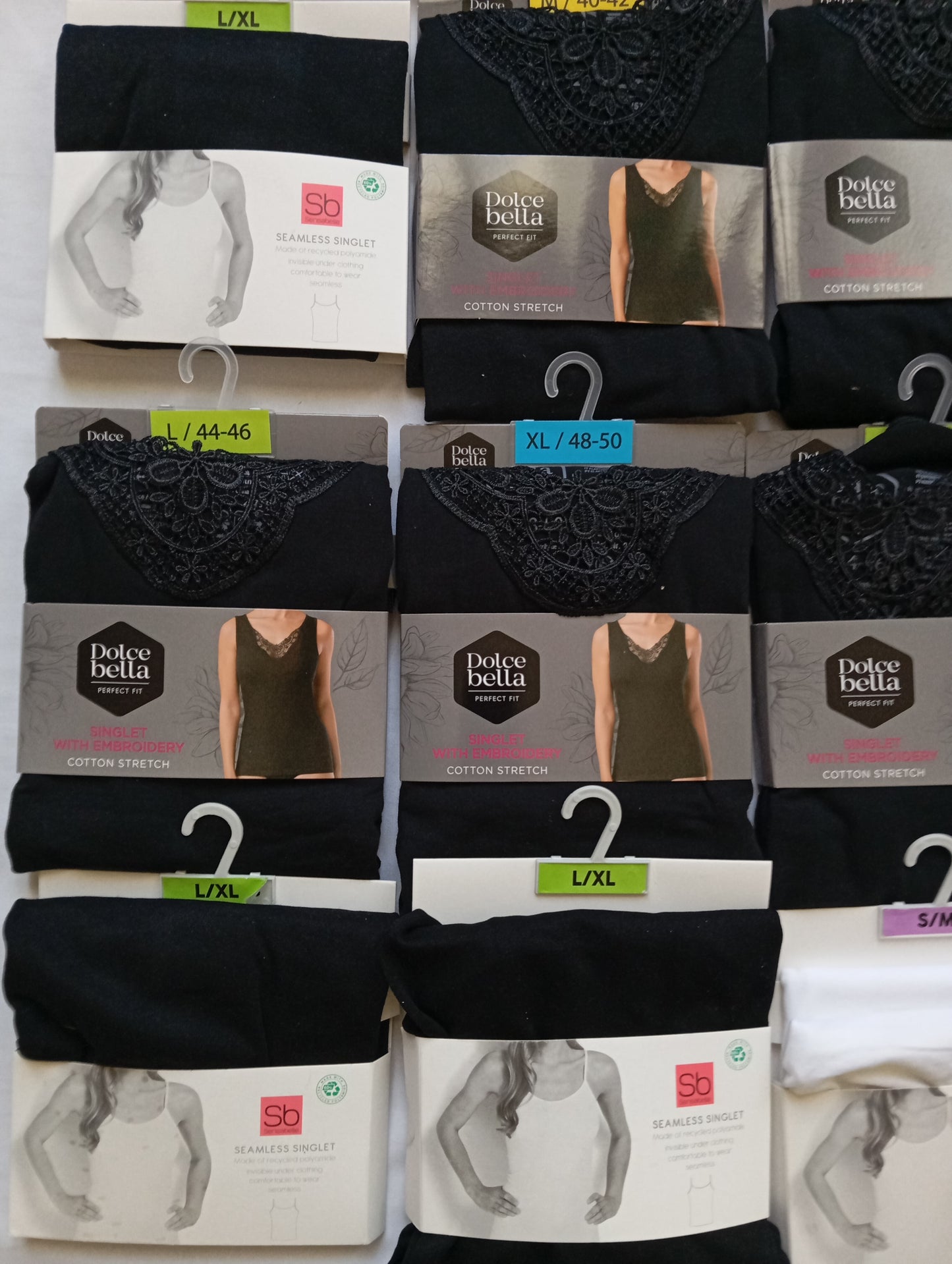 Lot de 51 Hauts femme Noir / Blanc
