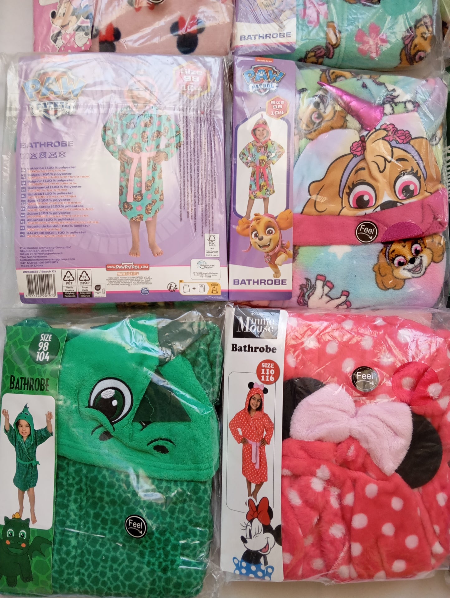 Lot 12 Peignoirs doux enfants Disney / Paw Patrol...