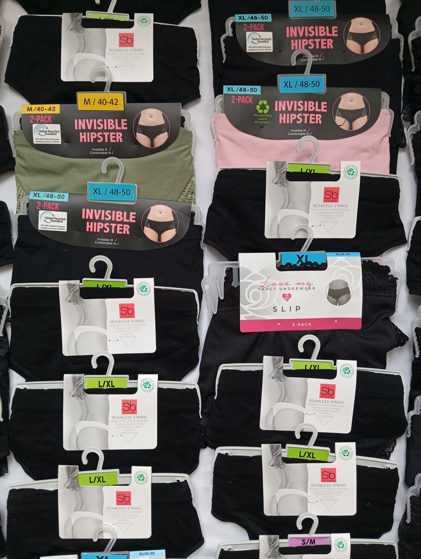 Lot de 74 Sous vêtements Slip / Hipster / String Femme