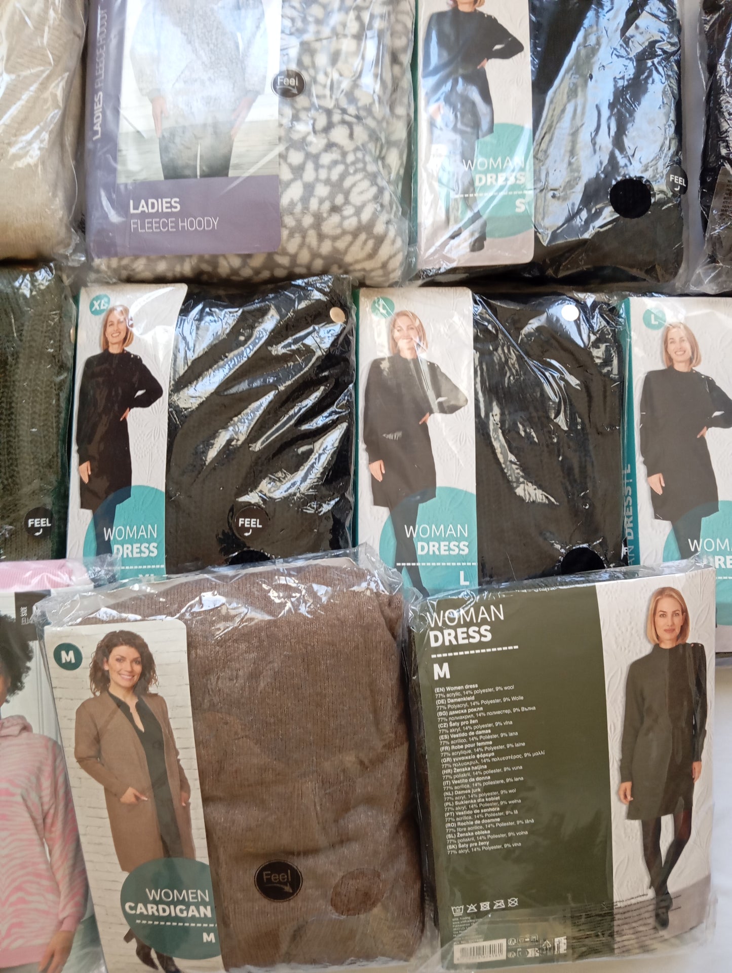 Lot de 23 Vêtements femme listing en description