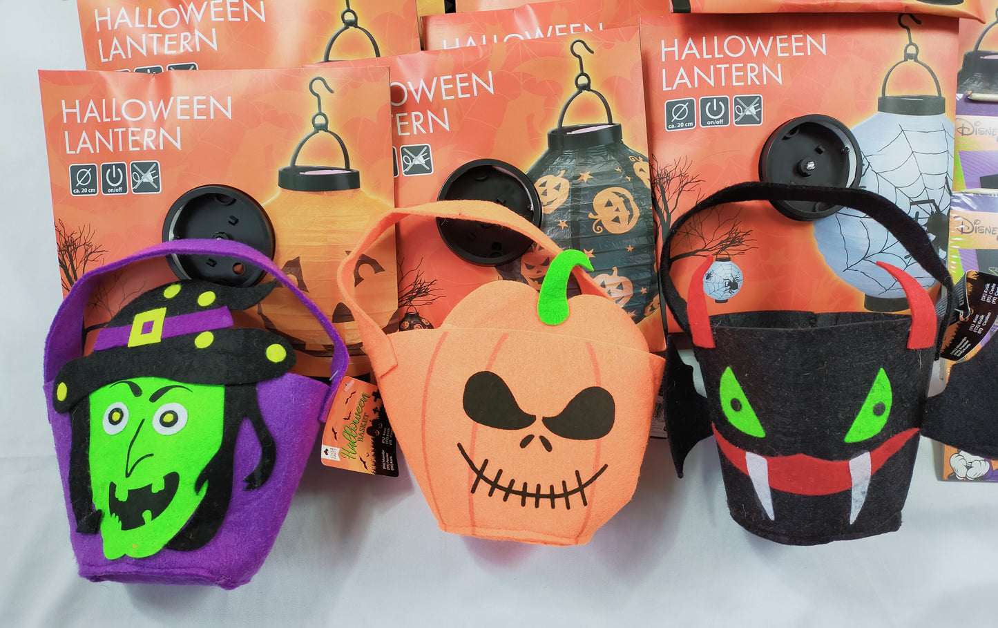 Lot de 96 Articles d'Halloween Listing en description