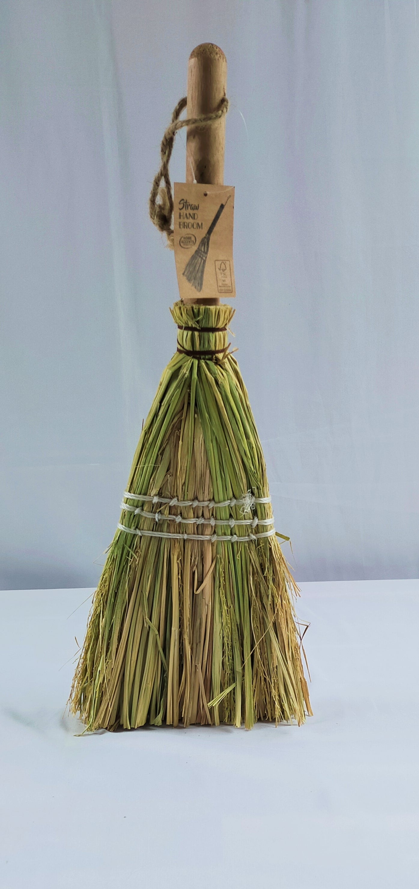 Lot de 10 Balayettes en paille / bois de pin ( 1.5 euro / pcs )