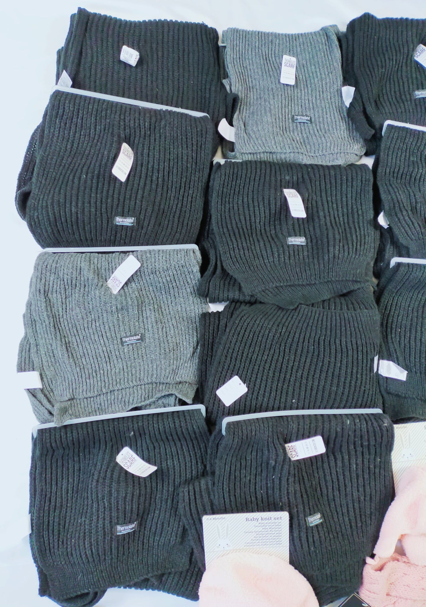 Lot de 15 Articles Echarpes / Bonnets / Gants