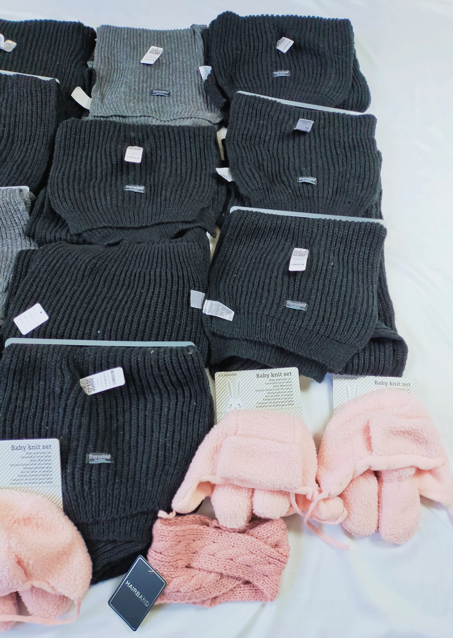 Lot de 15 Articles Echarpes / Bonnets / Gants
