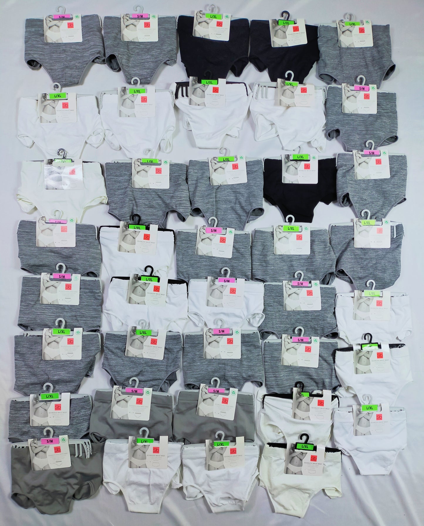 Lot de 294 Articles sous vêtement String / culotte / boxer / slip femme listing en description