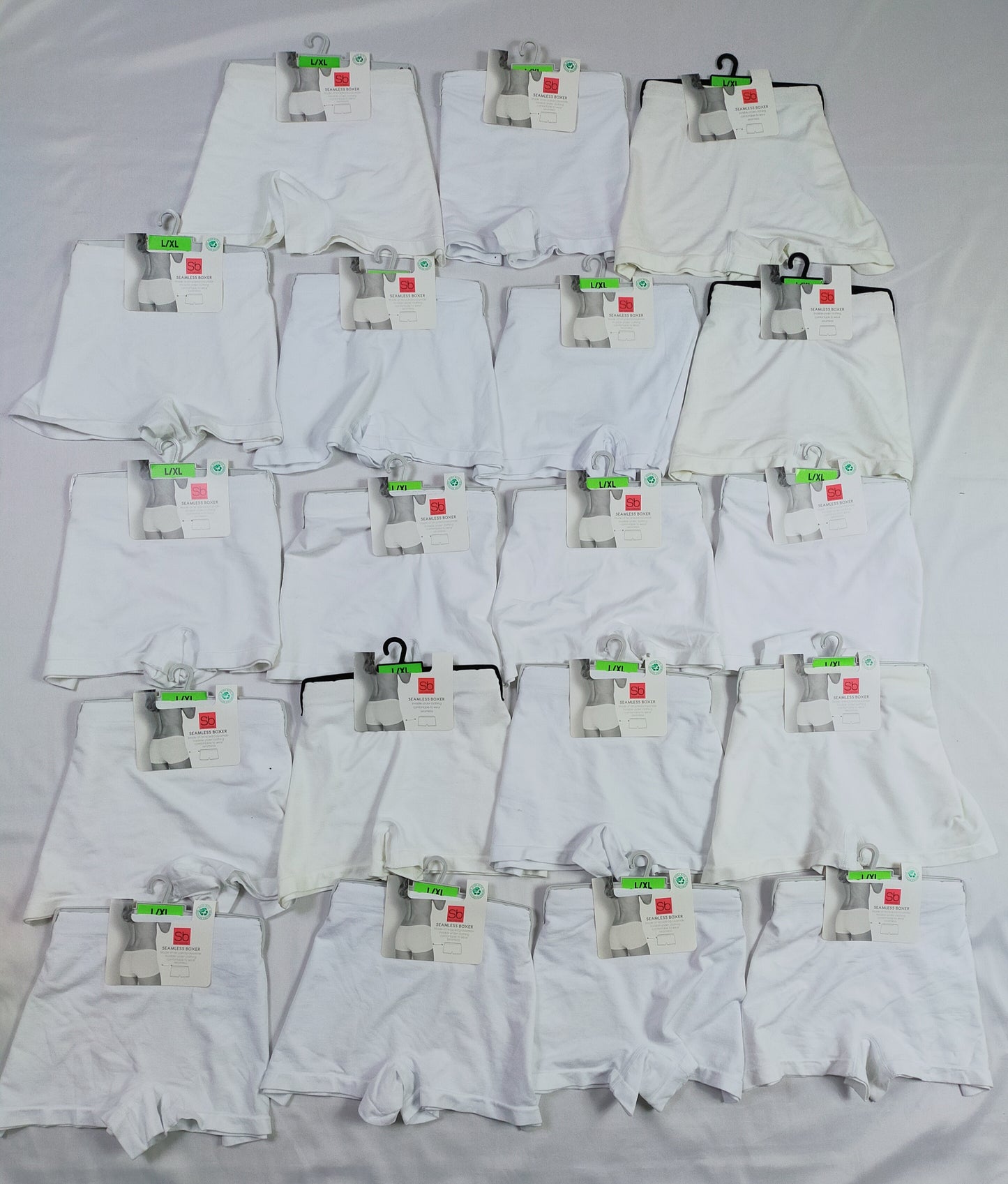 Lot de 294 Articles sous vêtement String / culotte / boxer / slip femme listing en description