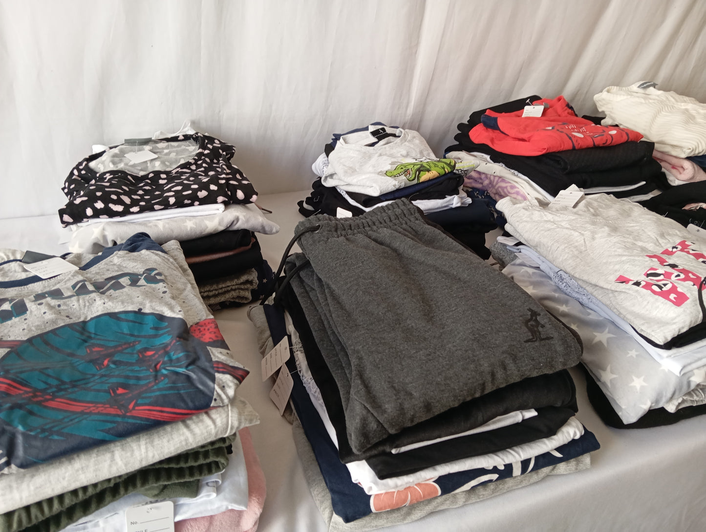 Lot de 85 Textiles adultes / Enfants