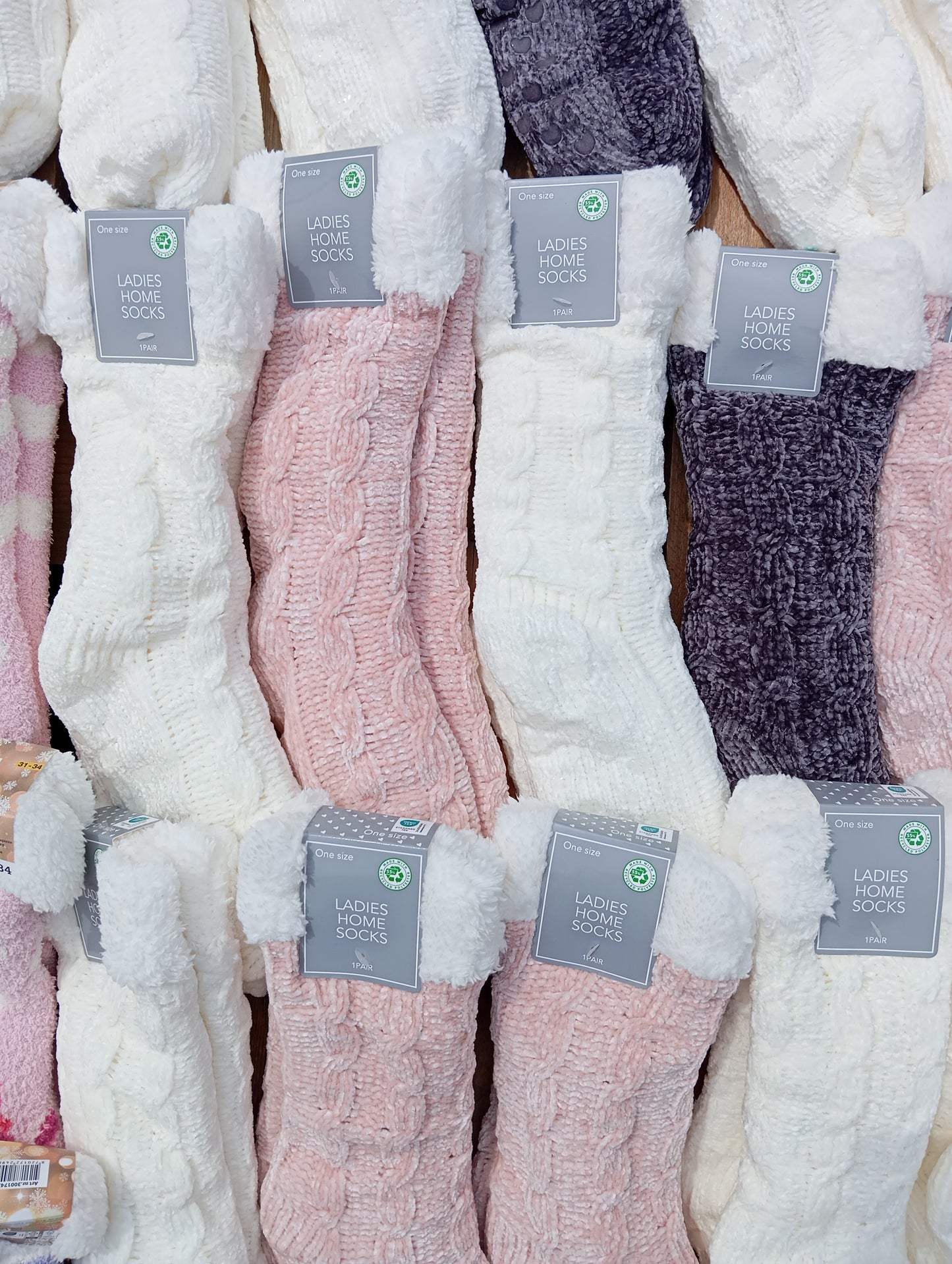 39 Paires de chaussettes intérieur / chausson femme / enfant