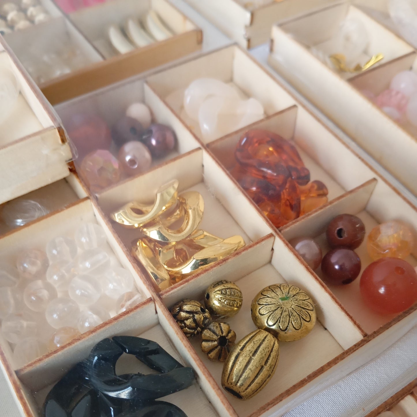 20 Coffrets de Perles Acrylique