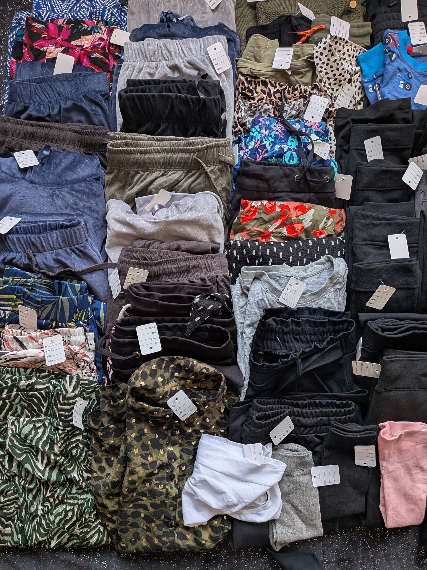 167 Vêtements et sous vêtements Mixtes