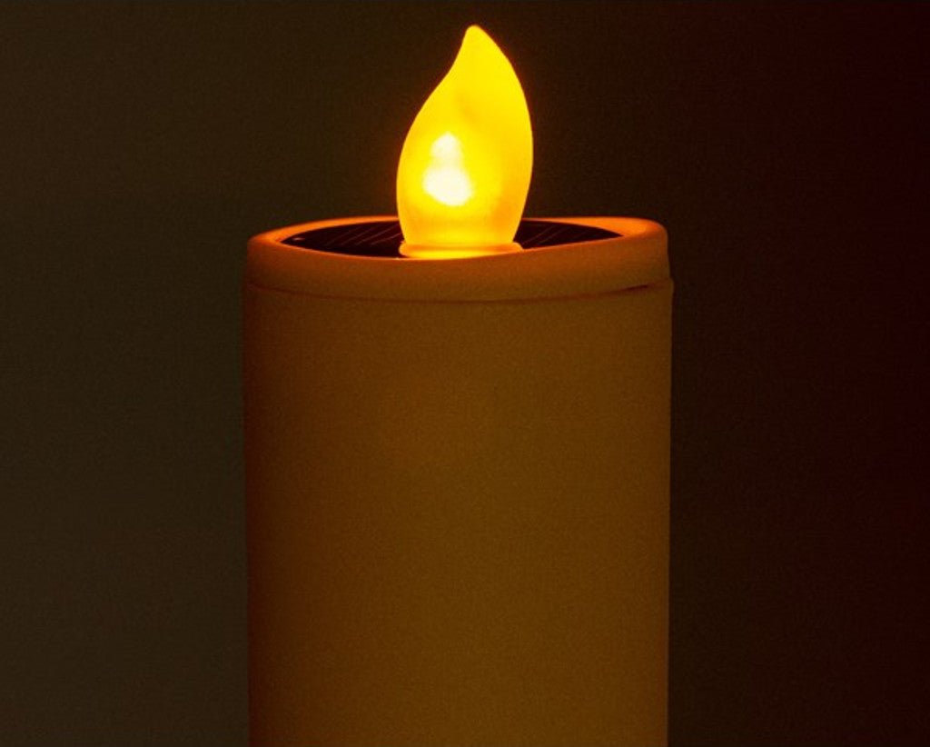 Lot de 11 Bougies / Flambeaux solaire avec fausse flamme JAUNE ( 1 euro / pcs )
