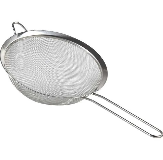 Lot de 10 Passoire à manche 20 cm ( 1.20 euro / pcs )