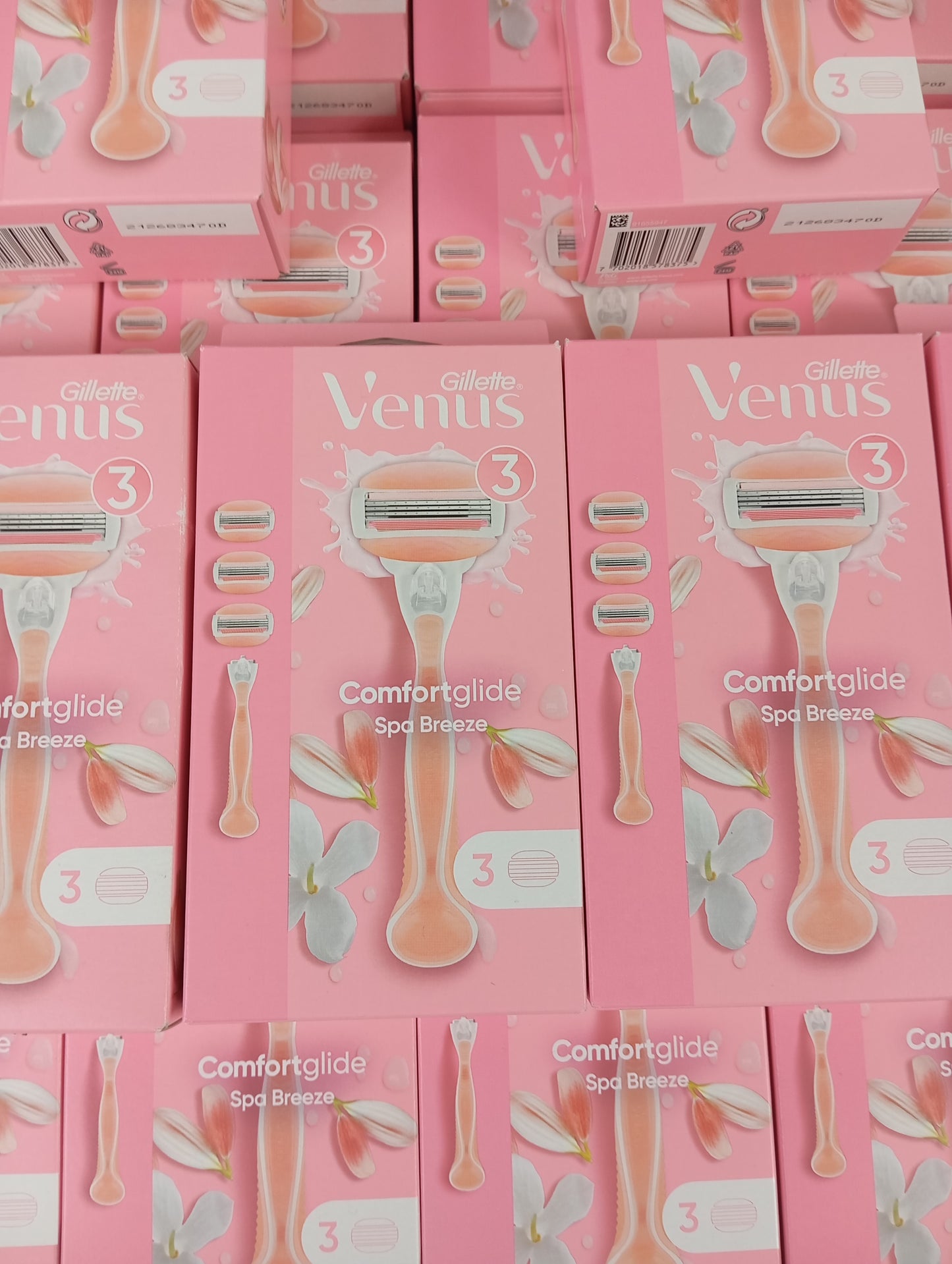 Lot 41 Boites de Rasoir Gillette Venus Avec 3 têtes de rasage Confort glide Spa Breeze ( 1.95 euro / pcs )