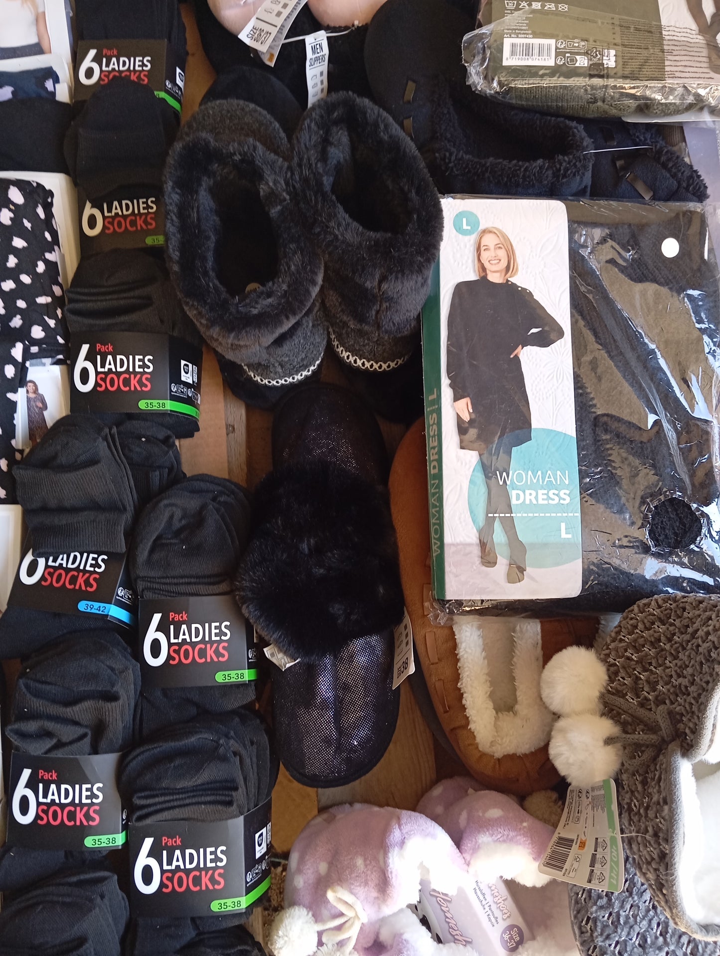 Lot de 390 Vêtements chausson Homme / femme / enfant
