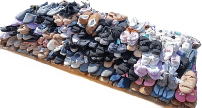 265 Paires de Chaussons et chaussures Homme / Femme / Enfant