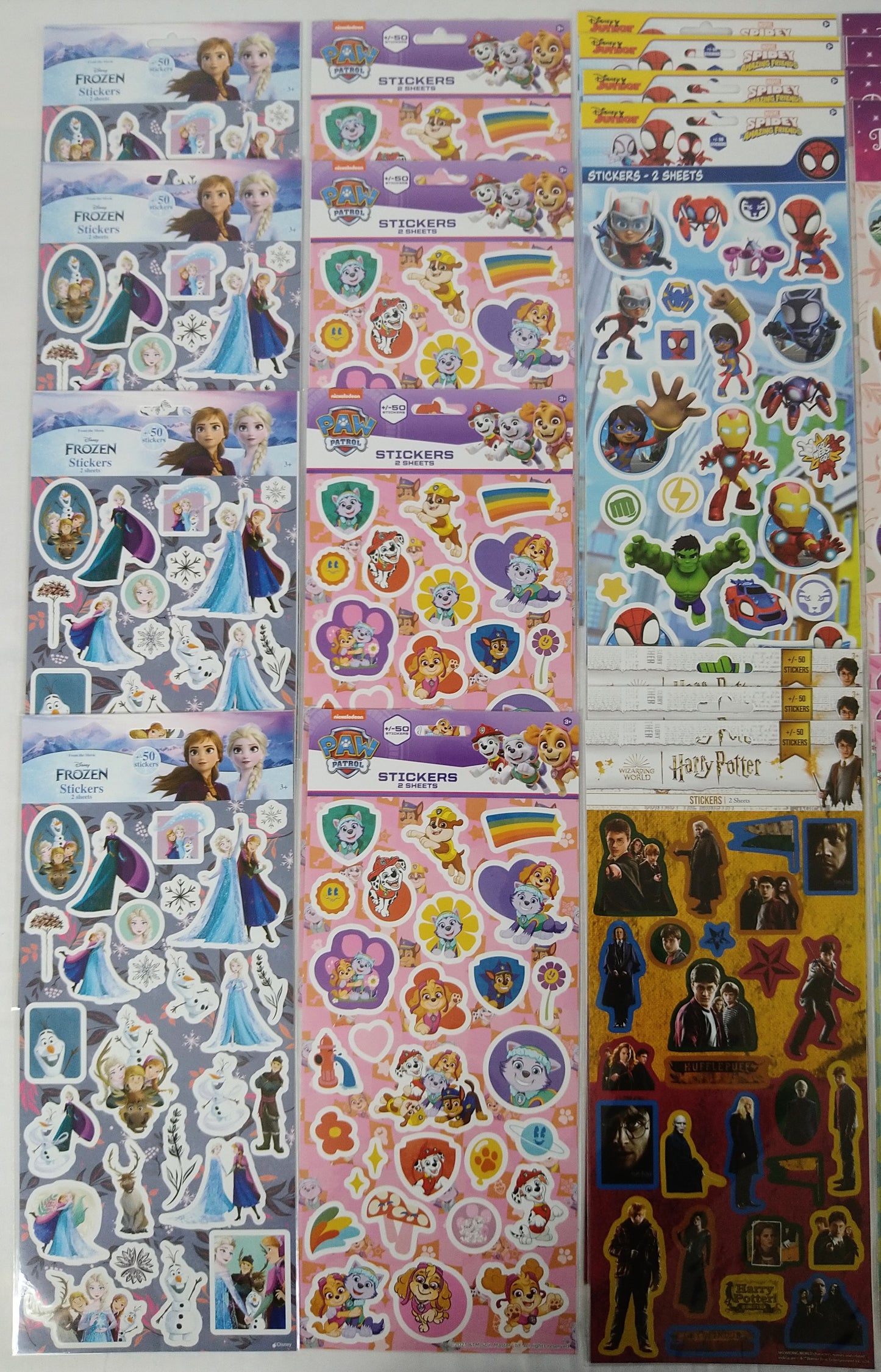 Lot de 36 planches de 50 stickers Disney Paw Patrol / la Reine des neiges / Marvel...( 0.33 cts / pcs )