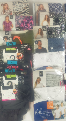 Lot de 43 Vêtements  / sous-vêtements / homme / femme / enfant Listing en description