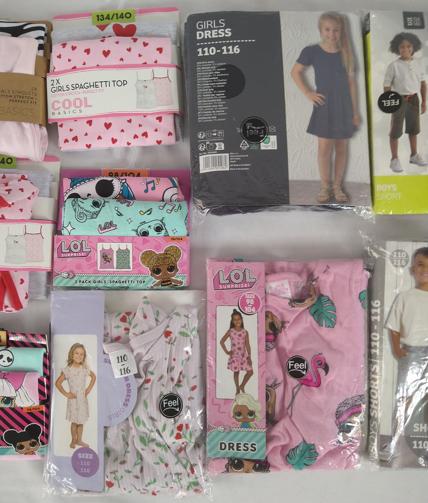 Lot de 18 Vêtements enfant / fille / garçon ( 1.38 euro / pcs )