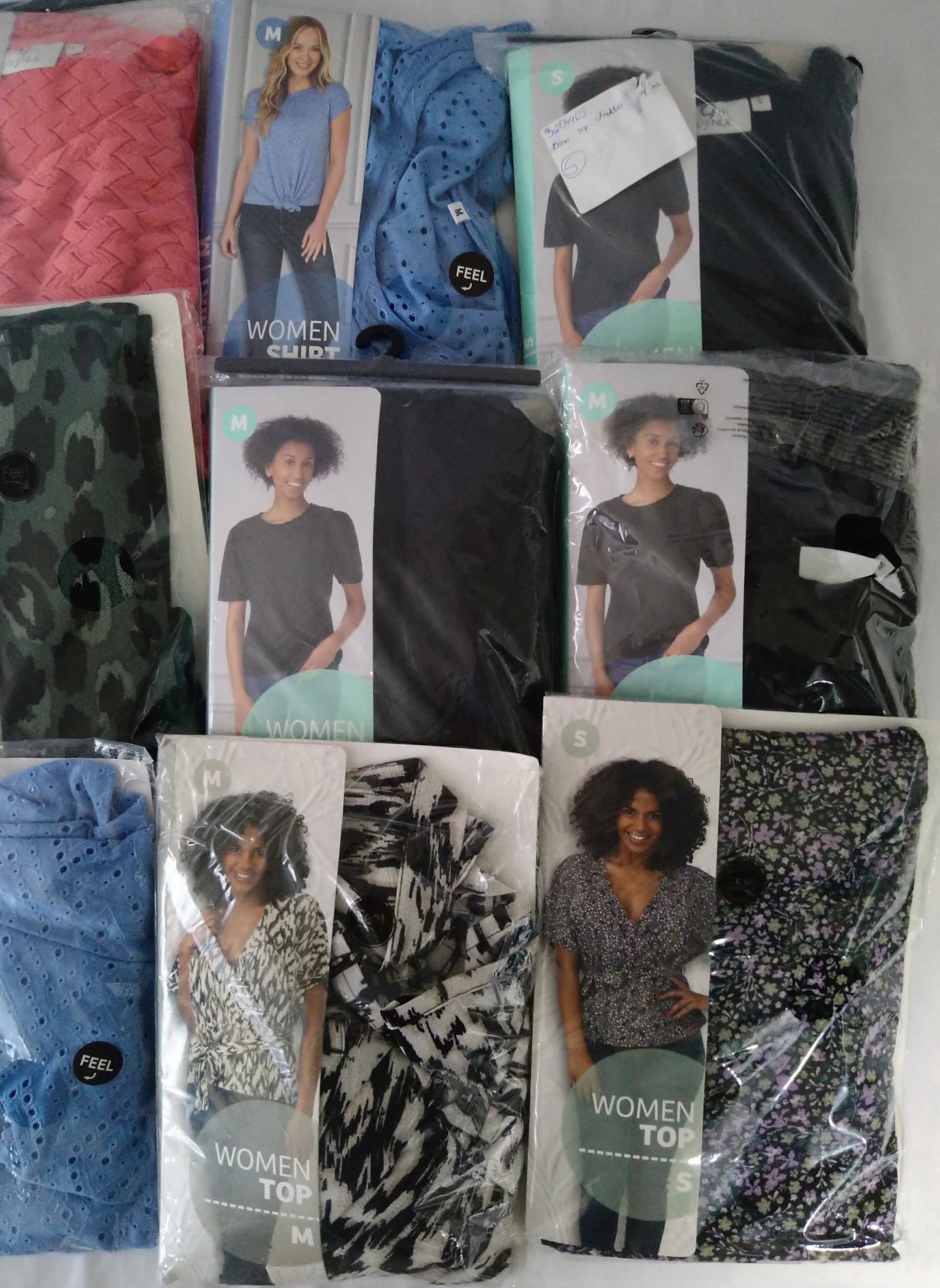 Lot de 21 Hauts femme ( 1.71 euro / pcs )