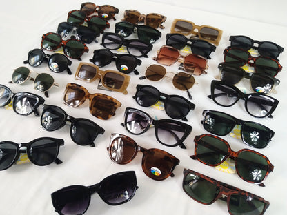 Lot de 30 Paires de lunettes de soleil adulte