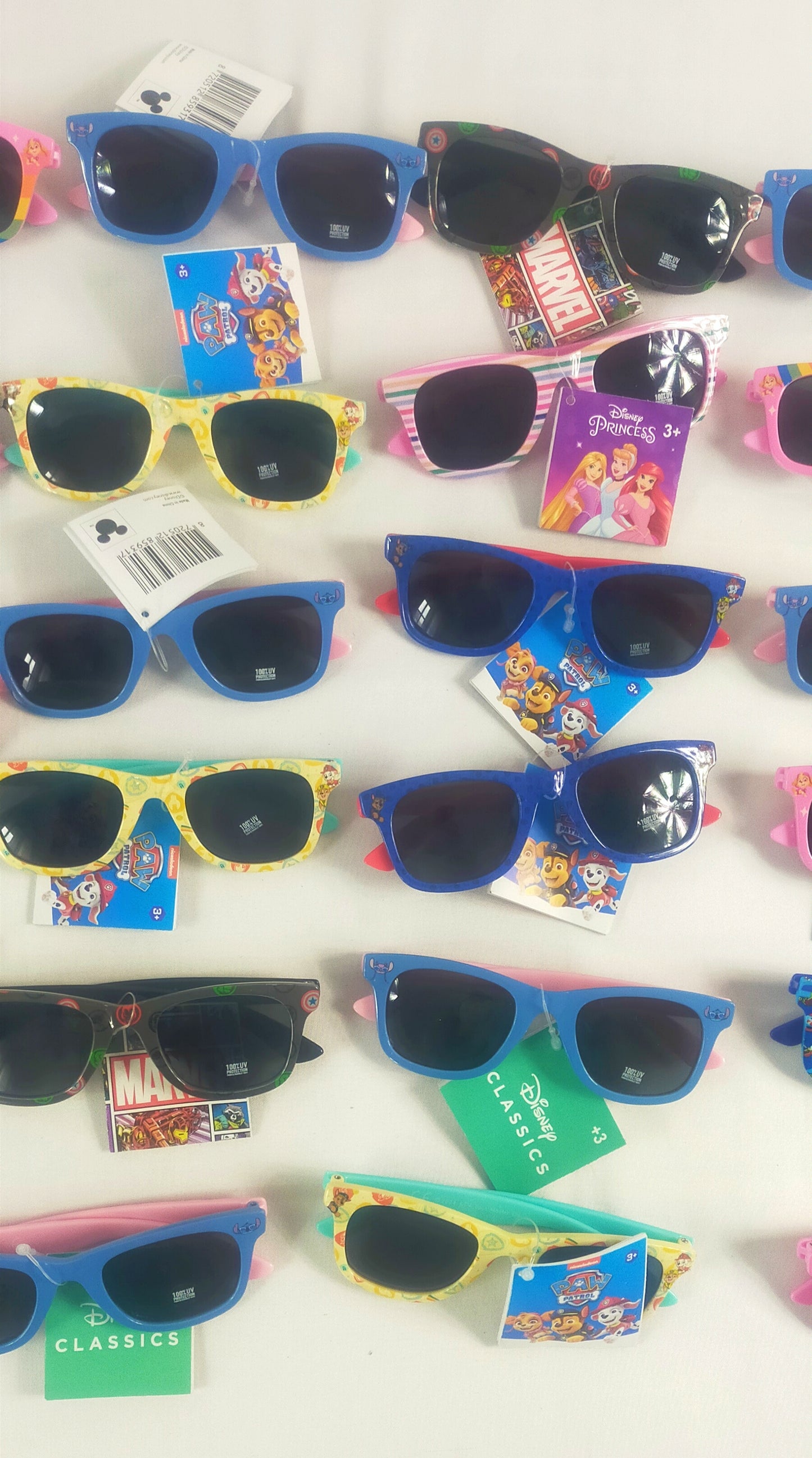 Lot de 30 Paires de lunettes de soleil enfant Disney  Paw Patrol / Princesse ...( 1 euro / pcs )