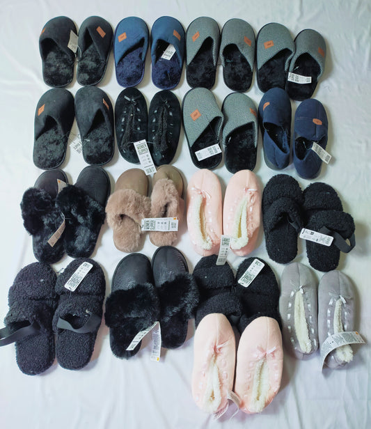 Lot de 17 Paires de chaussons femme et homme