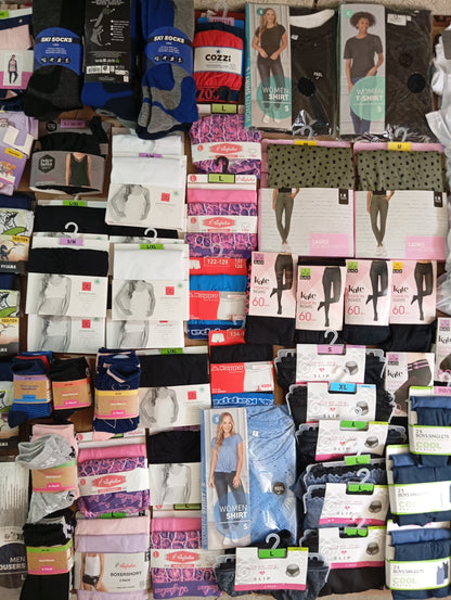 Lot de 90 Pieces Textiles homme / femme / enfant