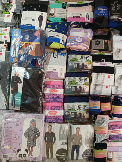 Lot de 90 Pieces Textiles homme / femme / enfant