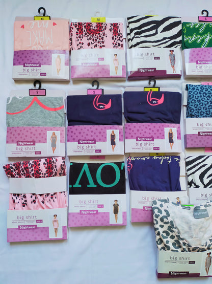 24 Vêtements femme chemise de nuit / linge de nuit