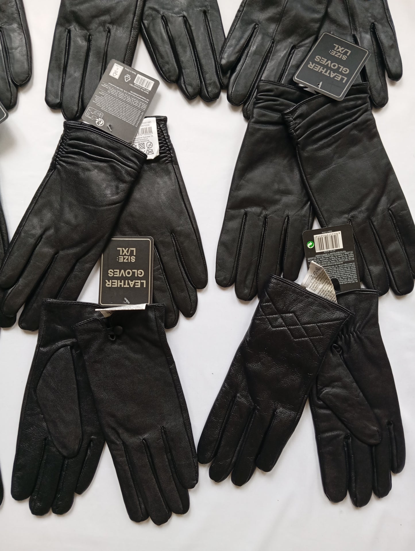 19 Paires de Gants en cuir Femme / Homme