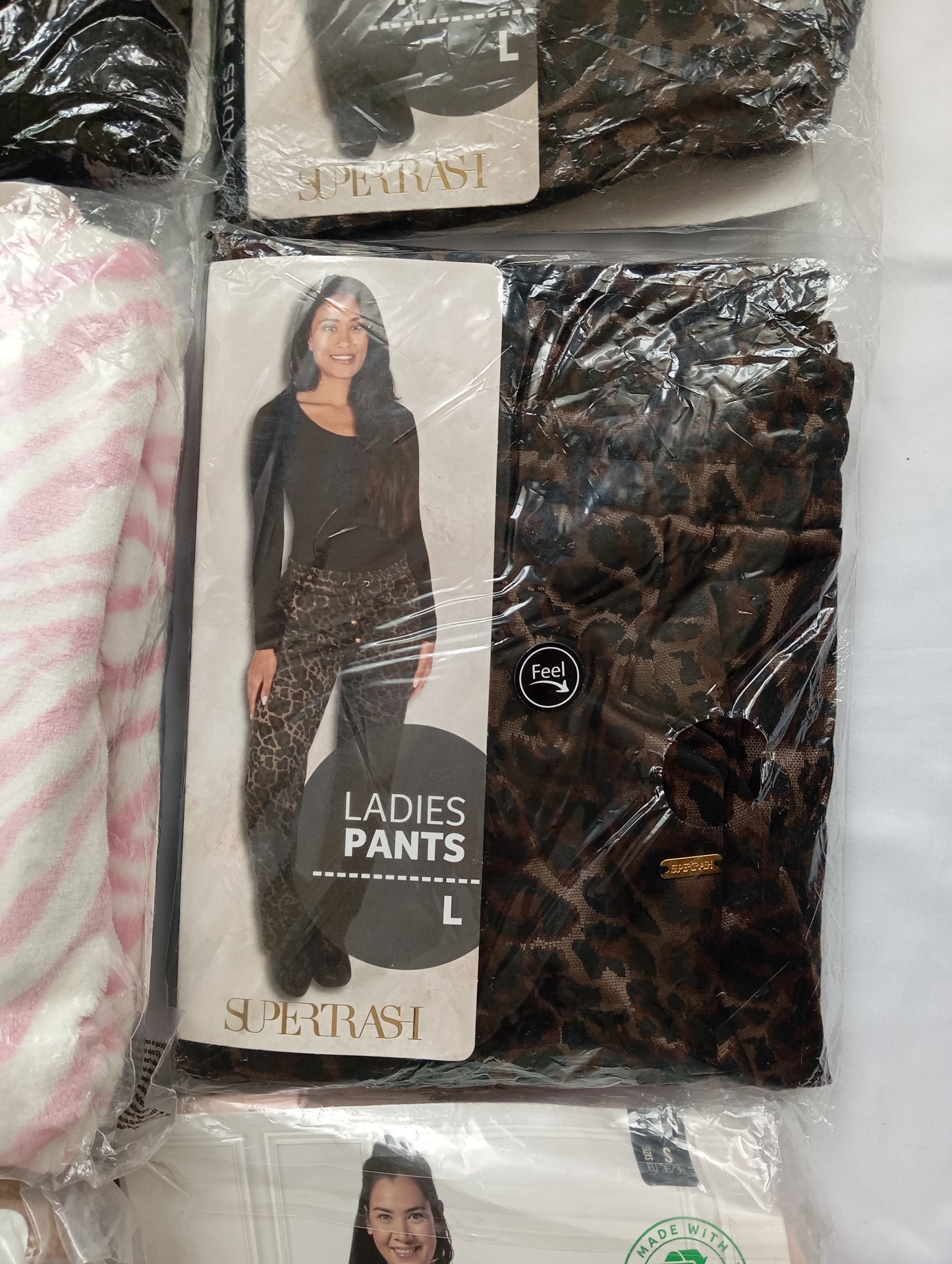 11 Robes / Pull / Pantalons Femme