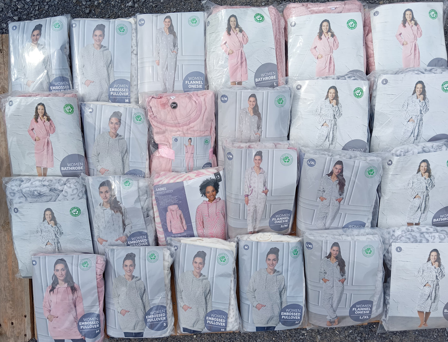 24 Vêtements femme Pull long / Peignoir / ensemble pyjama flanelle
