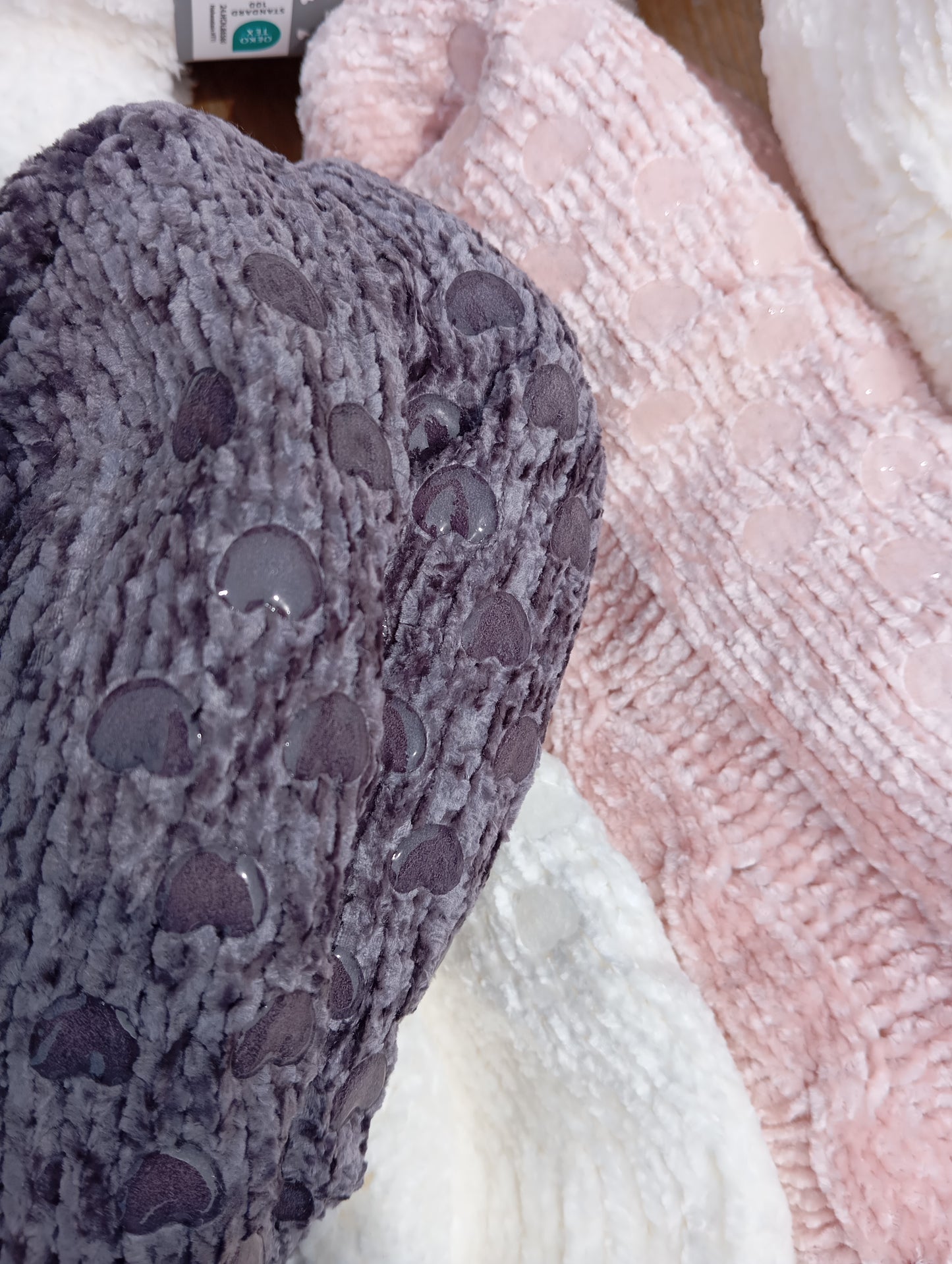 39 Paires de chaussettes intérieur / chausson  femme / enfant