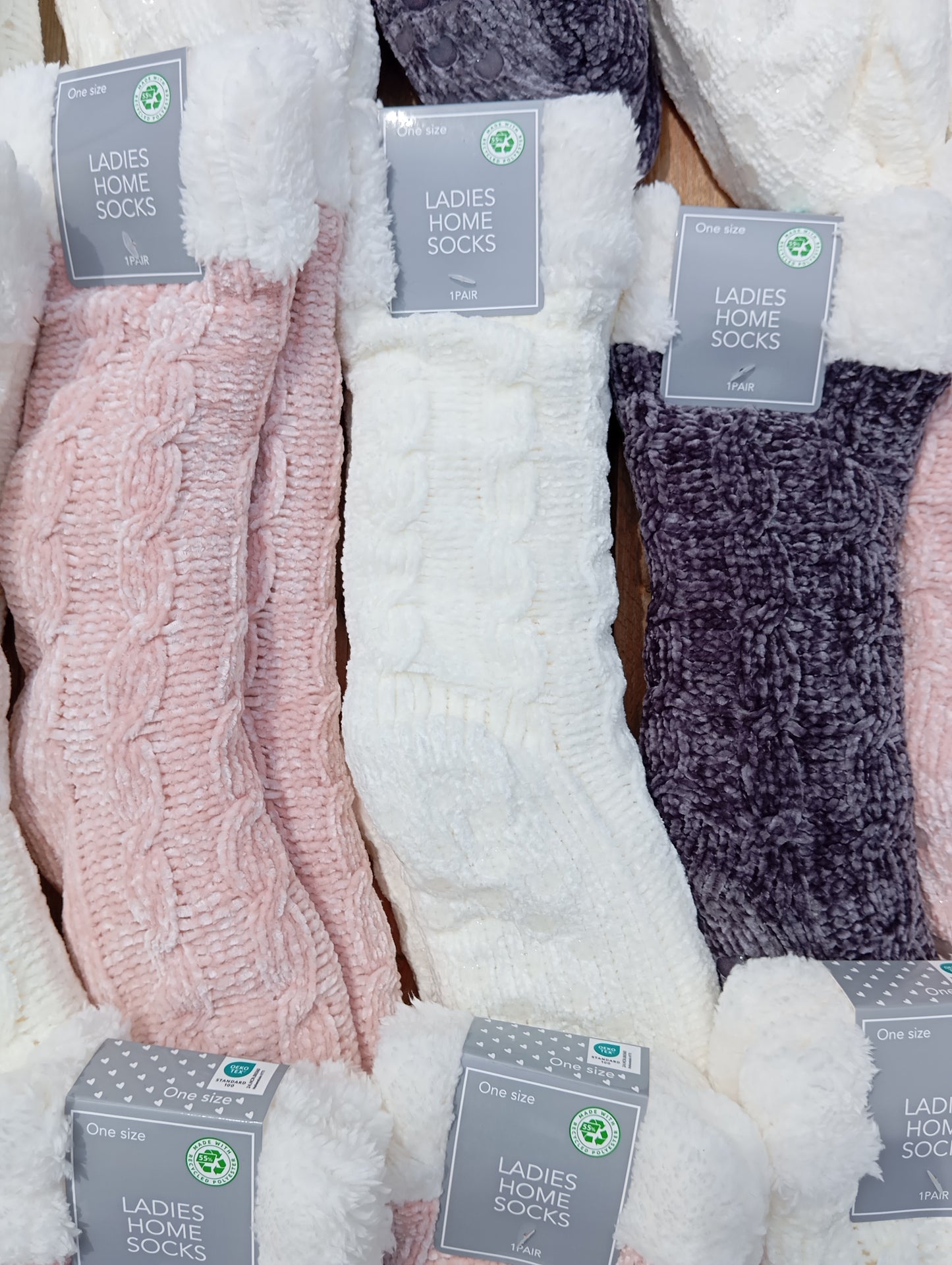 39 Paires de chaussettes intérieur / chausson  femme / enfant