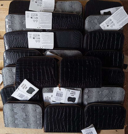 23 Pochettes de transport de  voyage