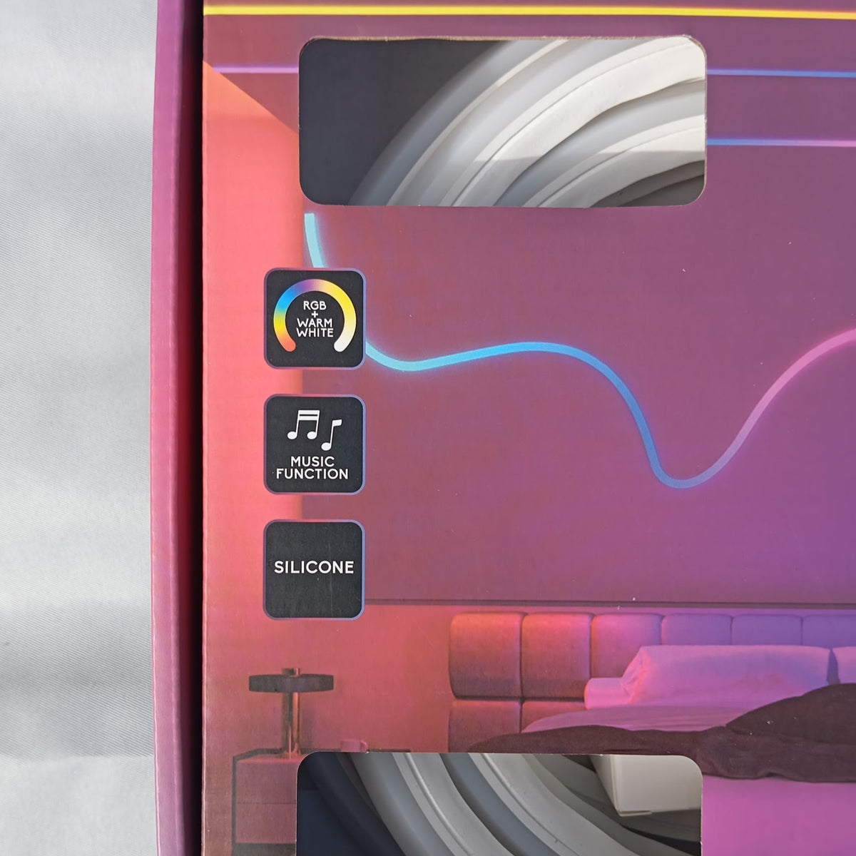 Ruban Led néon RGB fonction musicale et des effets lumineux - télécommande et piles inclus