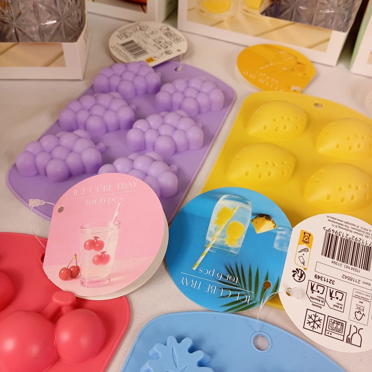 23 Articles : Moules à Glaçons en Silicone - Verres Ciselés en plastique 50 cl