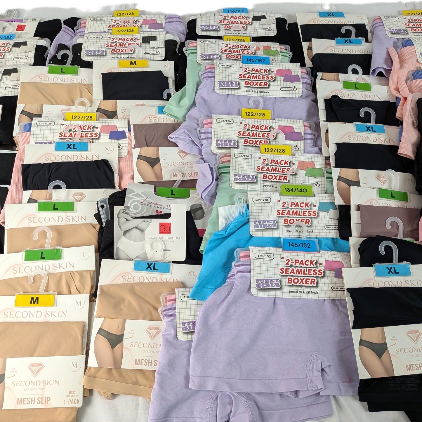 94 Sous-vêtements soit 63 Paquets Femme / Enfant