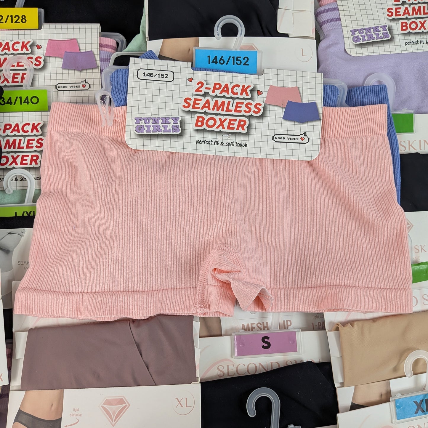 127 Sous-vêtements Soit 97 Paquets Femme Enfant