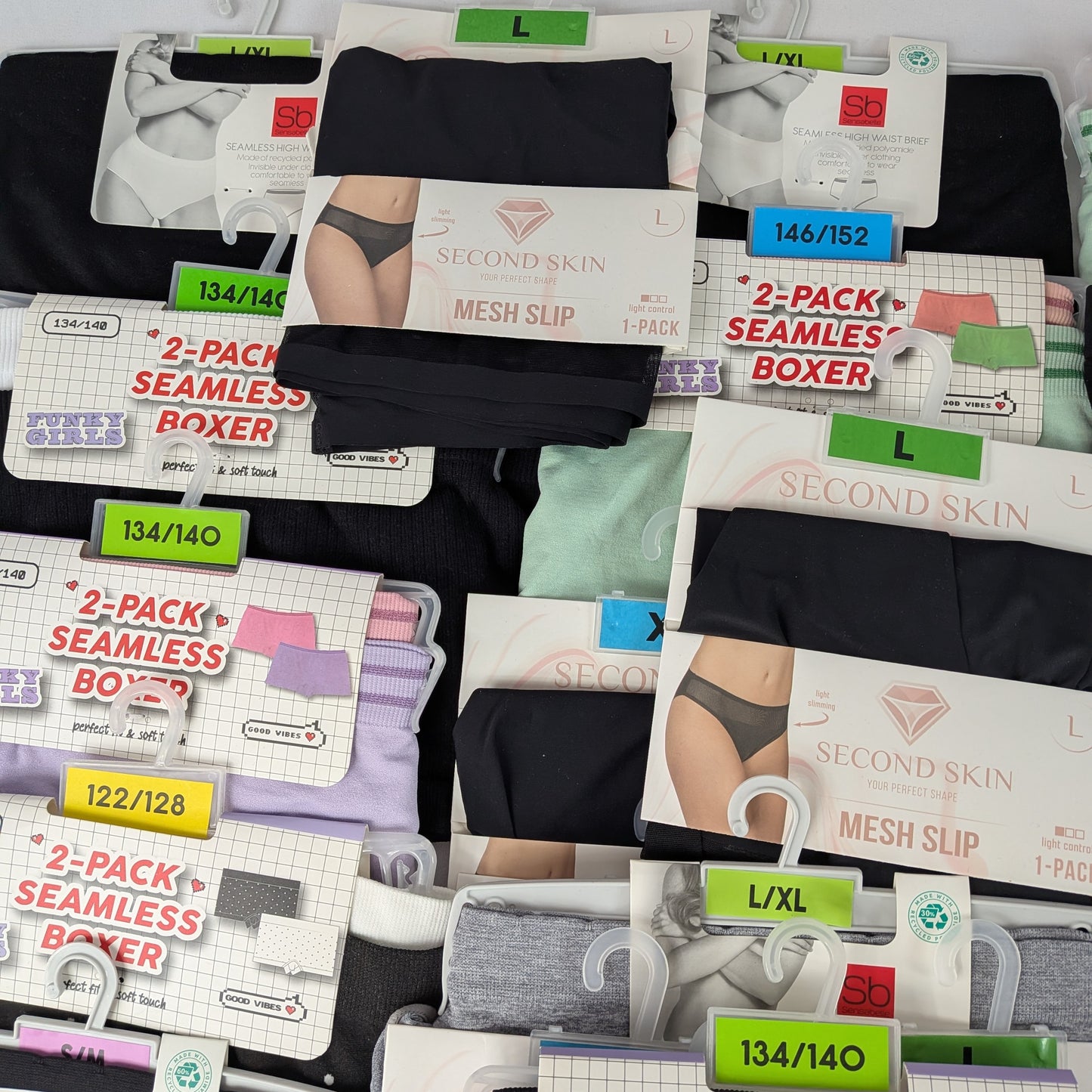 127 Sous-vêtements Soit 97 Paquets Femme Enfant