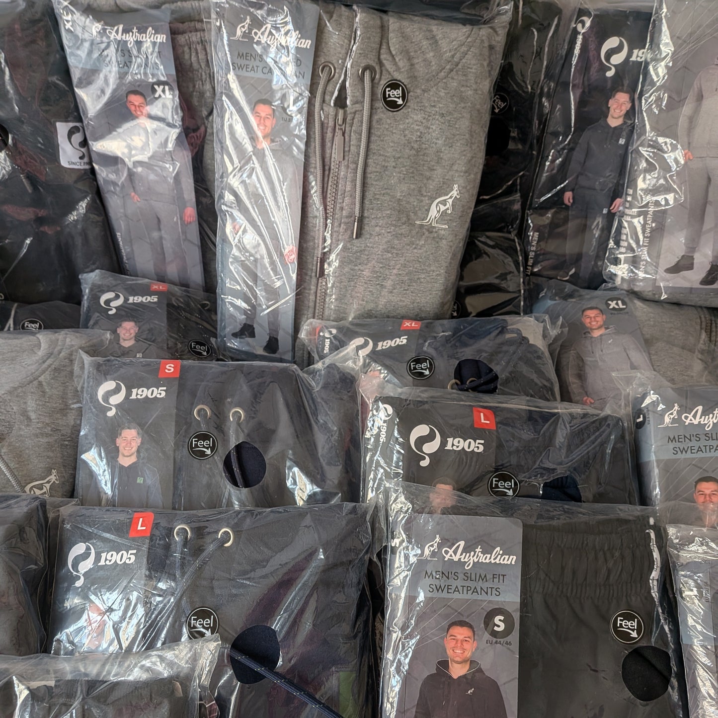 33 Articles Pulls à capuche / Pantalons de Jogging / survêtement AUSTRALIAN pour homme