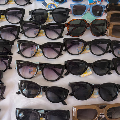 45 Paires de lunettes de Soleil enfant et adulte