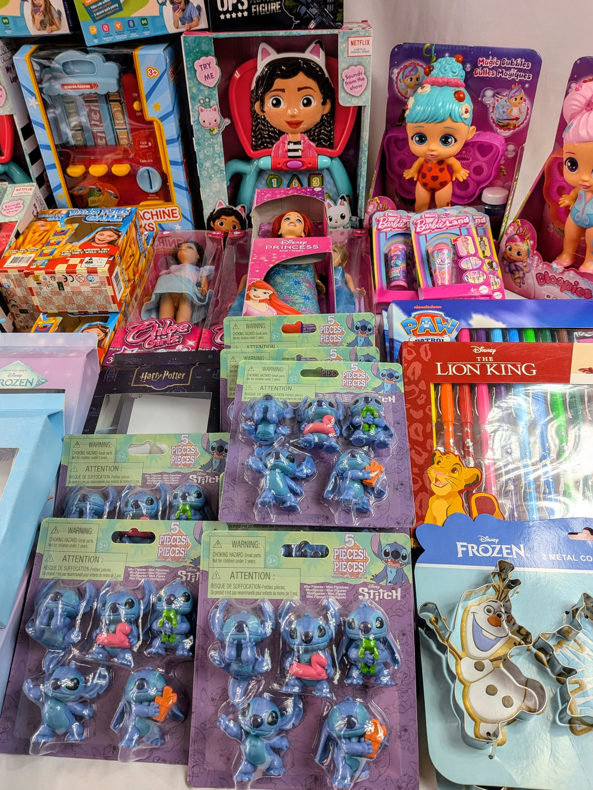 60 Articles de jouets Enfant Disney - Stitch -Barbie...