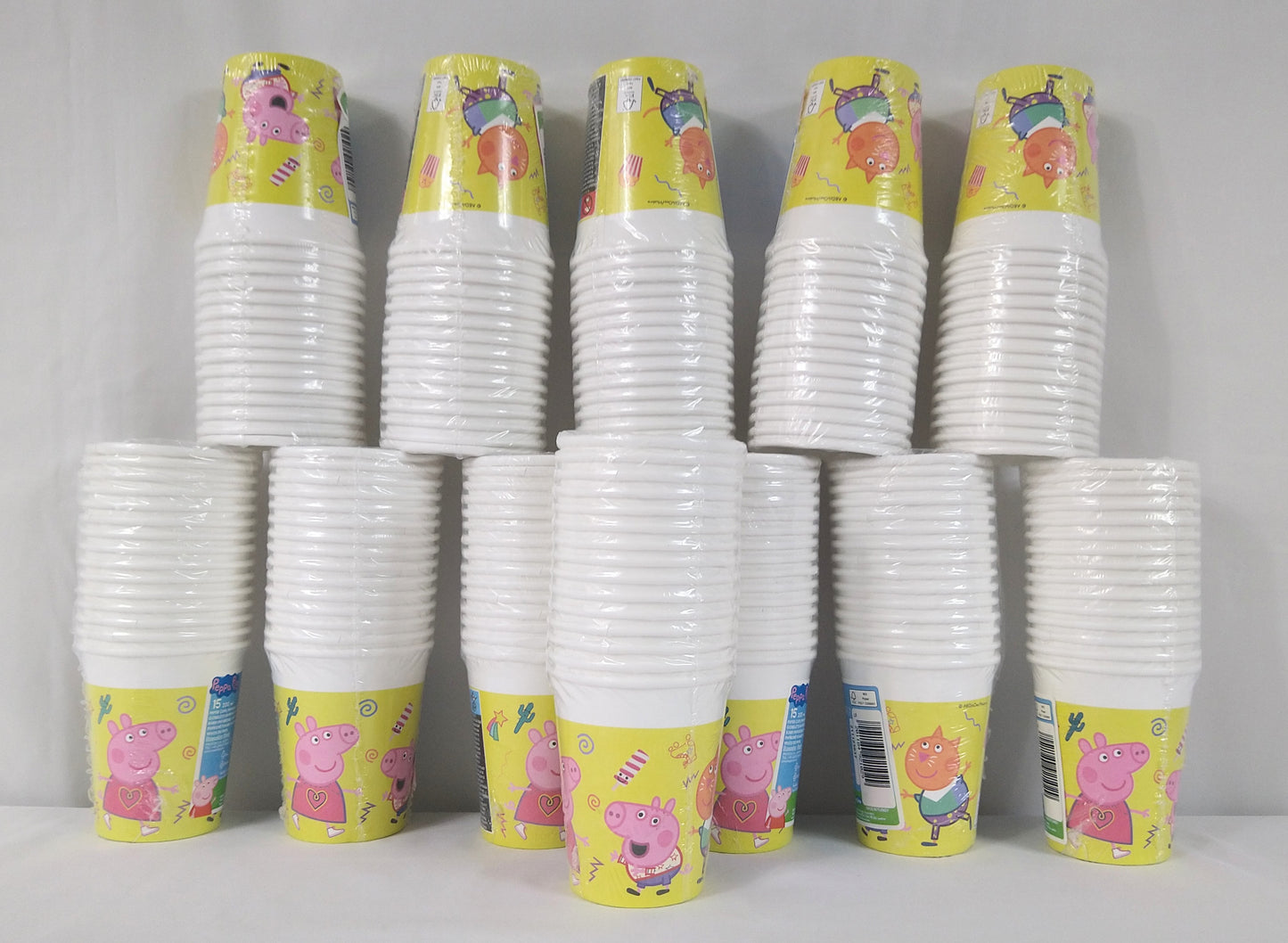 Lot de 12 Paquets de 15 gobelets 200 ml Peppa Pig ( 0.83 e /pcs )