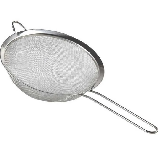 Passoire à Manche 20 cm – Pratique et Robuste en métal
