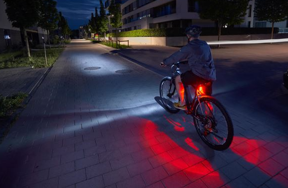 Kit Phare Avant et Arrière pour Vélo – Éclairage LED Haute Visibilité