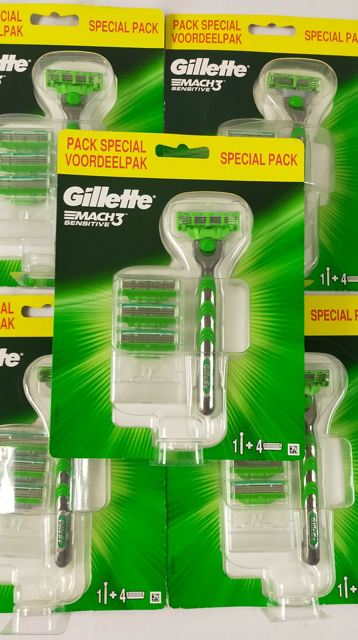 Lot de 15 Coffrets Rasoirs Gillette Mach 3 sensitive + lames de rechange ( 4 euro / pcs )